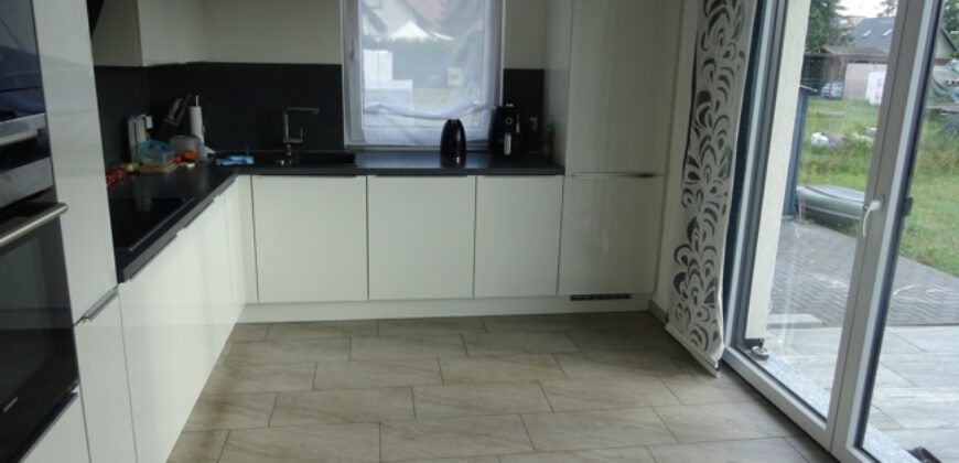 Kremmen: 10 Min S-Bhf, gepflegter, sonniger Bungalow, Baujahr. 2017, 4 Zi., ca. 130 m2