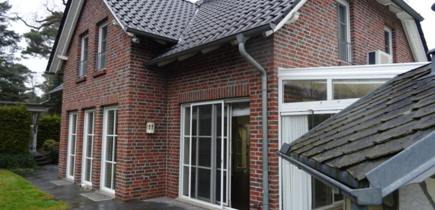 Wildau – Am Kurpark Wildau: EFH mit 5 Zimmern, Doppelcarport und S-Bahn-Anschluss, nahe der Dahme.