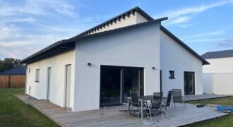 Melchow: Moderner, barrierefr. Architektenbungalow in Sackgasse, mit 5 Zimmern, PV-Anlage, KFW55, A+
