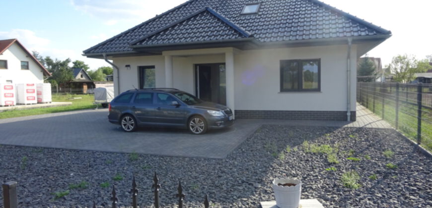 Kremmen: 10 Min S-Bhf, gepflegter, sonniger Bungalow, Baujahr. 2017, 4 Zi., ca. 130 m2