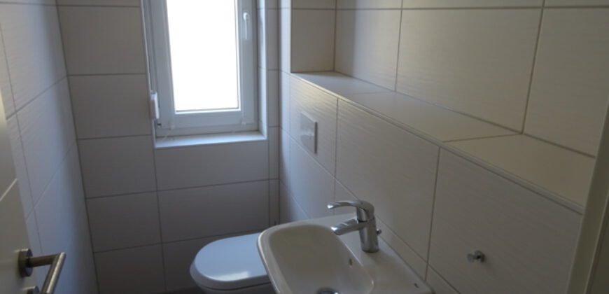 Schulzendorf-Berlin-Köpenick: Zweifamilienhaus mit 2 großen, hellen Wohnungen, auf Sonnengrundstück!