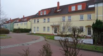 Rangsdorf-Groß Machnow: Maisonette-Wohnung mit eigenem Eingang, Sonnenterrasse, Garten und Carport.