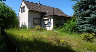 Wandlitz-Nahe Naturpark Barnim: Sanierungsbedürftiges Einfamilienhaus mit massivem Nebengebäude.
