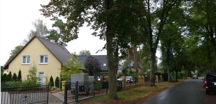 Berlin-Falkensee, schönes luxuriöses Einfamilienhaus, großem Sonnengrundstück in begehrter Wohnlage.