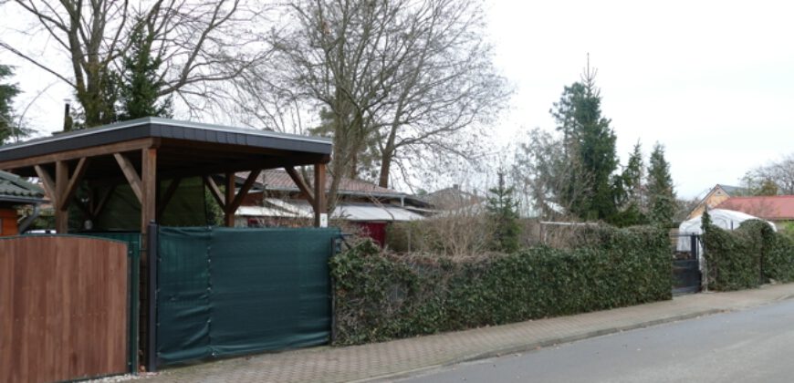 Oranienburg -Top Lage, Grundstück mit gepfl. Altimmobilie (Bungalow) schöner Garten, Carport.