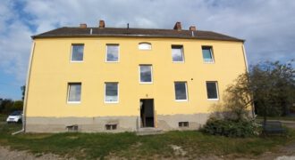 Heckelberg-Brunow – Großes Mehrfamilienhaus mit 4 Wohnungen und großem Grundstück