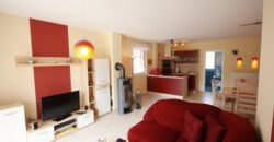 Koserow-Ostsee: 600 Meter bis zum Strand! Gepflegtes 2-Zimmer-Apartment mit Kaminofen und Terrasse.