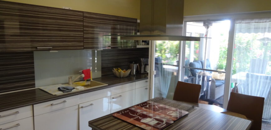 Schorfheide-Eberswalde: 3,5% Rendite! Moderner, barrierefr. Bungalow auf Eckgrdstk., in ruhiger Lage