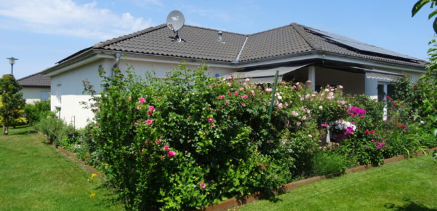 Schorfheide-Eberswalde: 3,5% Rendite! Moderner, barrierefr. Bungalow auf Eckgrdstk., in ruhiger Lage