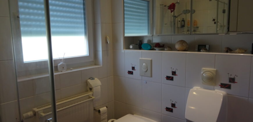 Schorfheide-Eberswalde: 3,5% Rendite! Moderner, barrierefr. Bungalow auf Eckgrdstk., in ruhiger Lage