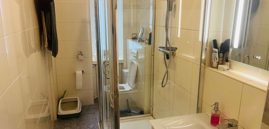 Berlin-Halensee 10 Min. fußläufig zum Ku`Damm, repräsentative Altbauwohnung mit  4 Zimmer, Balkon, Einliegerwohung