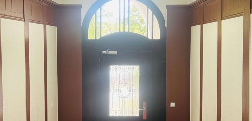 Berlin-Halensee 10 Min. fußläufig zum Ku`Damm, repräsentative Altbauwohnung mit  4 Zimmer, Balkon, Einliegerwohung