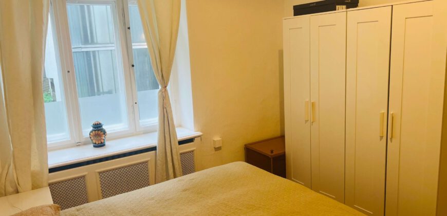 Berlin-Halensee 10 Min. fußläufig zum Ku`Damm, repräsentative Altbauwohnung mit  4 Zimmer, Balkon, Einliegerwohung