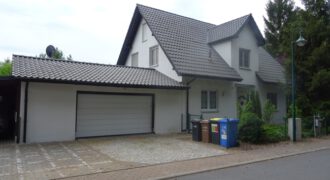Wandlitz: Top Landhaus mit großer Liegenschaft u. Bauland, überdachtes Schwimmbad, Doppelgarage uvm.