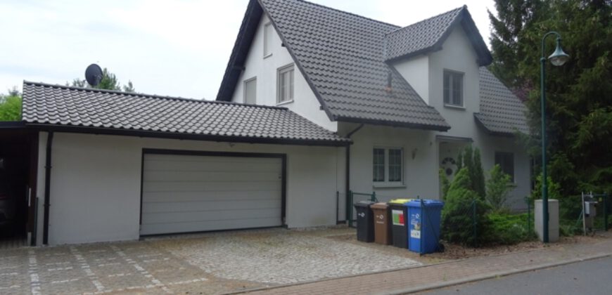Wandlitz: Top Landhaus mit großer Liegenschaft u. Bauland, überdachtes Schwimmbad, Doppelgarage uvm.